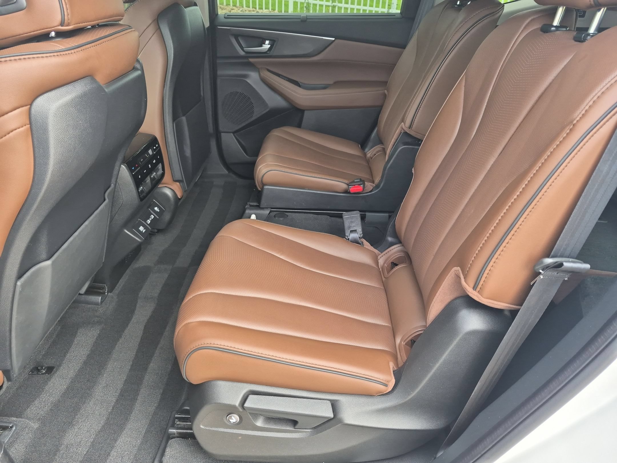 Used 2024 Acura MDX w/ Advance Package AWD/4WD image 24
