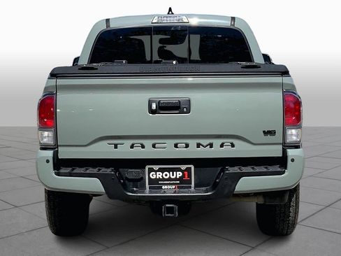 Used 2022 Toyota Tacoma TRD Off-Road w/ TRD Premium Off Road Package image 4