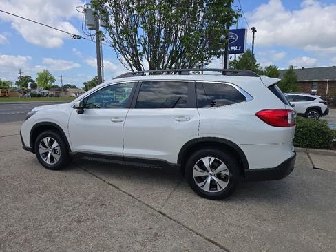 Used 2025 Subaru Ascent Premium AWD/4WD image 9