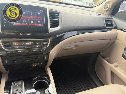Used 2016 Honda Pilot Touring image 21