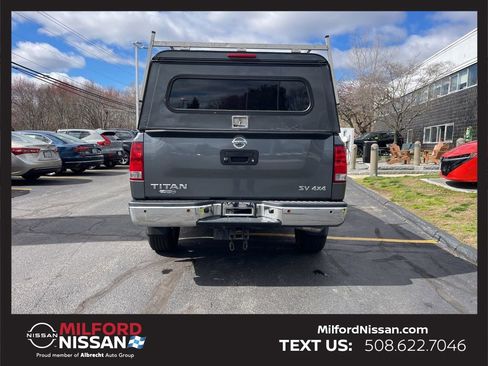 Used 2014 Nissan Titan SV w/ SV Value Truck Package image 4