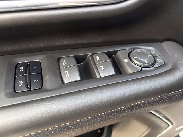 Used 2023 GMC Yukon SLT AWD/4WD image 15