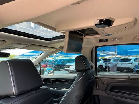New 2026 Honda Odyssey Touring image 11