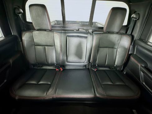 Used 2023 Nissan Titan PRO-4X w/ Pro-4x Convenience Package AWD/4WD image 13