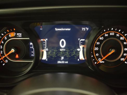 Used 2024 Jeep Wrangler Unlimited Sahara w/ Technology Group AWD/4WD image 20
