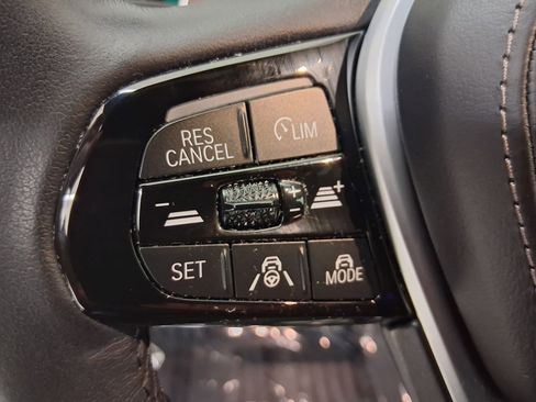 Certified 2022 BMW 540i image 16