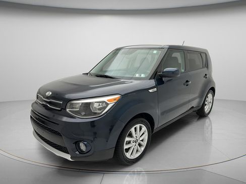 Used 2018 Kia Soul + FWD image 3