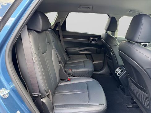 Used 2025 Kia Sorento EX AWD/4WD image 18