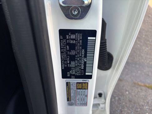 Used 2025 Kia Sportage LX FWD image 28
