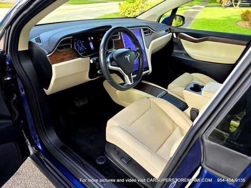 Used 2017 Tesla Model X 75D AWD/4WD image 2