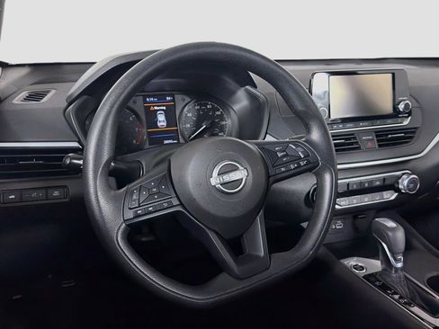 Used 2024 Nissan Altima 2.5 S FWD image 18