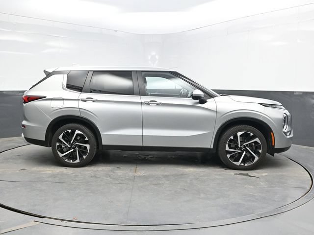 Used 2024 Mitsubishi Outlander SE AWD/4WD image 9