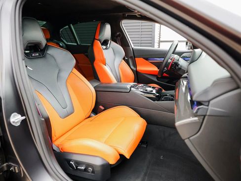 Used 2025 BMW M5 w/ Carbon Package image 30