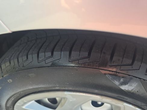 Used 2013 Ford Fiesta SE image 27