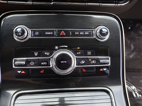 Used 2022 Lincoln Nautilus FWD w/ Premium Package image 27