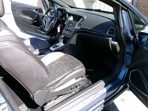 Used 2016 Buick Cascada Premium image 9