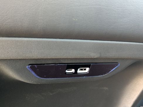 Used 2026 Chrysler Pacifica Select image 17