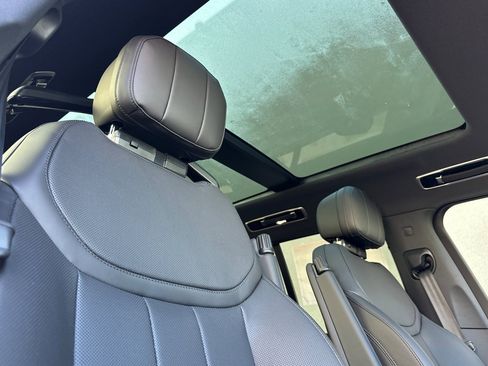 New 2026 Land Rover Range Rover SE image 24