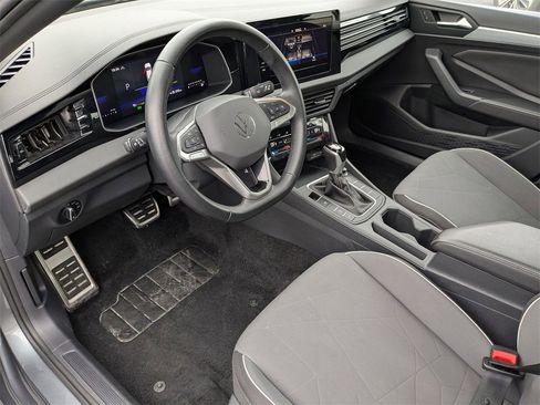 Used 2025 Volkswagen Jetta Sport image 17