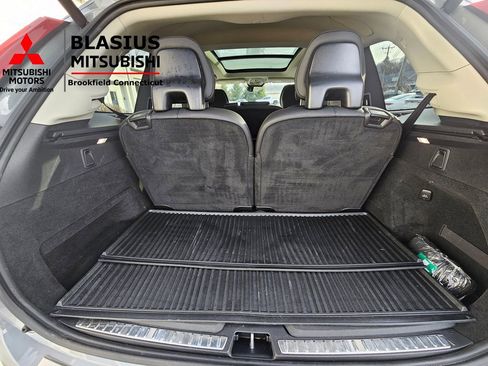 Used 2025 Volvo XC90 B6 Ultra w/ Protection Package Premier image 33