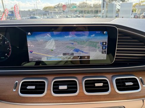 Used 2022 Mercedes-Benz GLS 450 4MATIC image 22