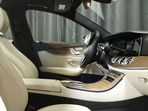 Used 2022 Mercedes-Benz E 350 4MATIC Sedan image 30