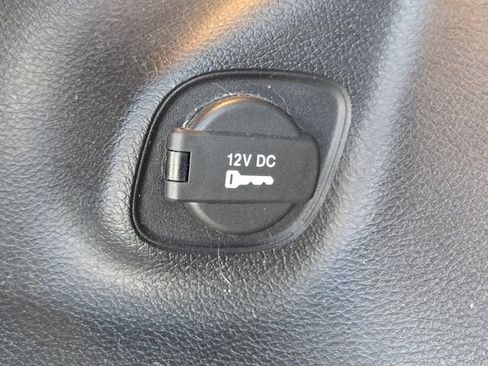Used 2019 Jeep Cherokee Latitude w/ Popular Appearance Group AWD/4WD image 16