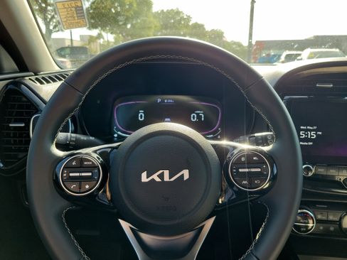 Used 2023 Kia Soul GT-Line FWD image 17