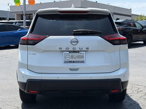 Used 2025 Nissan Rogue SV FWD image 4