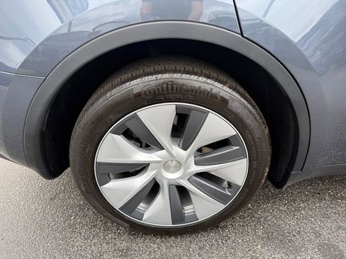 Used 2023 Tesla Model Y Long Range AWD/4WD image 36