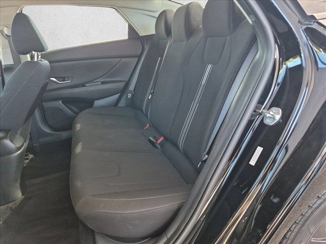 Used 2022 Hyundai Elantra SEL FWD image 17