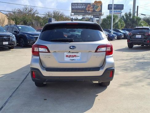 Used 2018 Subaru Outback 3.6R Limited image 6