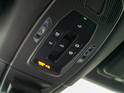Certified 2026 Porsche Cayenne AWD/4WD image 21