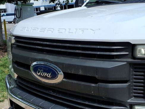 Used 2019 Ford F550 2WD Regular Cab Super Duty image 29