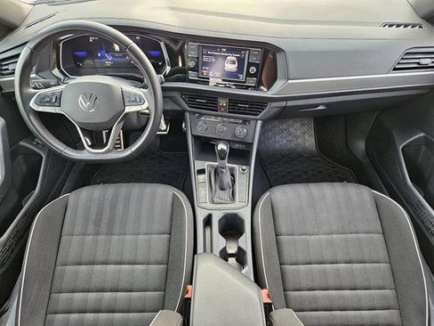 Used 2023 Volkswagen Jetta Sport image 17