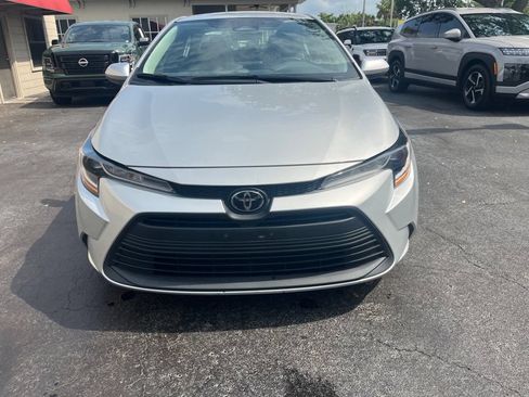 Used 2024 Toyota Corolla LE FWD image 7