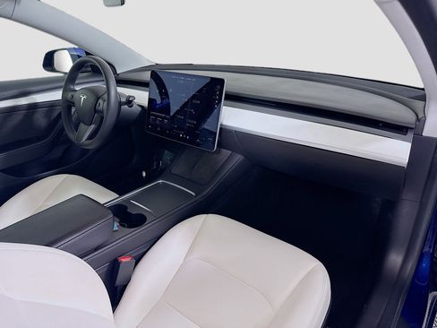 Used 2021 Tesla Model 3 Standard Range Plus image 29