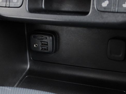 Used 2019 Chevrolet Colorado Z71 image 42