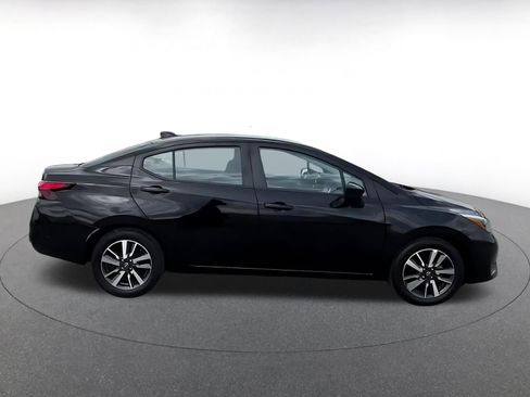 Used 2025 Nissan Versa SV FWD image 15