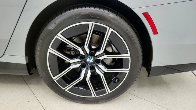 Used 2025 BMW 740i RWD image 82
