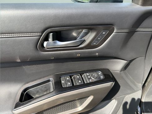 Used 2023 Nissan Pathfinder Platinum AWD/4WD image 18