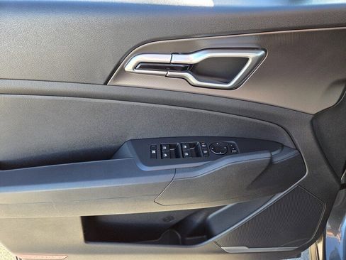 New 2026 Kia Sportage S image 9