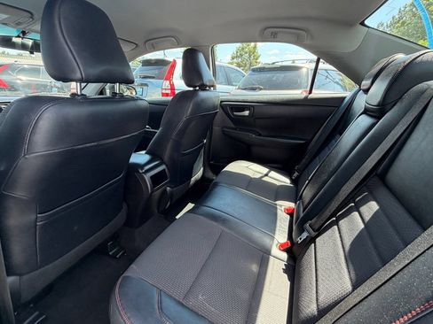Used 2016 Toyota Camry SE FWD image 9