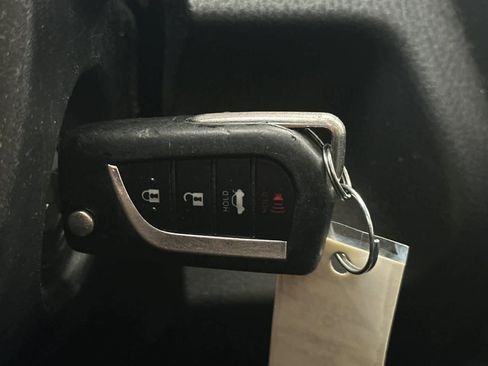 Used 2019 Toyota Camry SE image 22