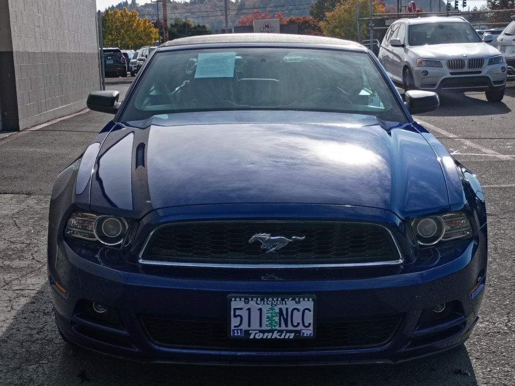 Used 2013 Ford Mustang Convertible RWD image 13