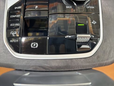 Certified 2024 BMW X7 xDrive40i w/ M Sport Package image 45