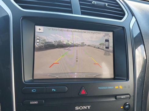 Used 2019 Ford Explorer Limited w/ Class III Trailer Tow Package image 32