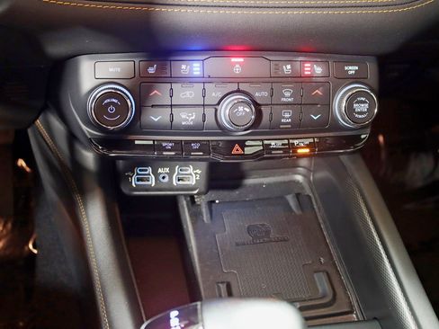 Used 2023 Dodge Durango R/T AWD/4WD image 22