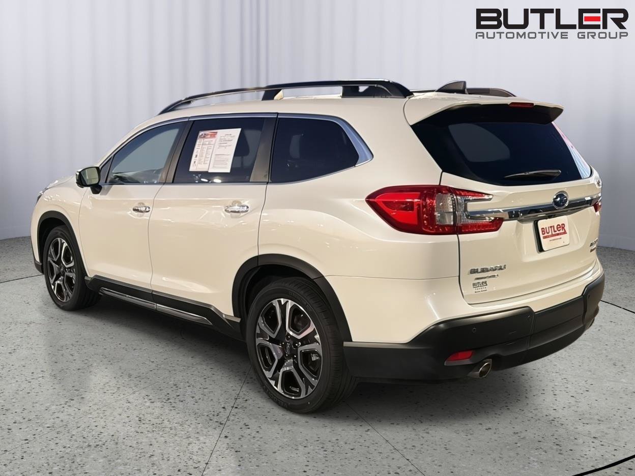 Used 2023 Subaru Ascent Touring AWD/4WD image 4