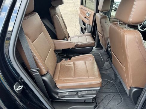 Used 2022 Chevrolet Tahoe High Country w/ LPO, Illumination Package AWD/4WD image 27